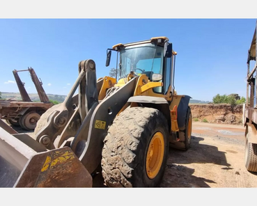 Sotreq seminovos VOLVO         L110F